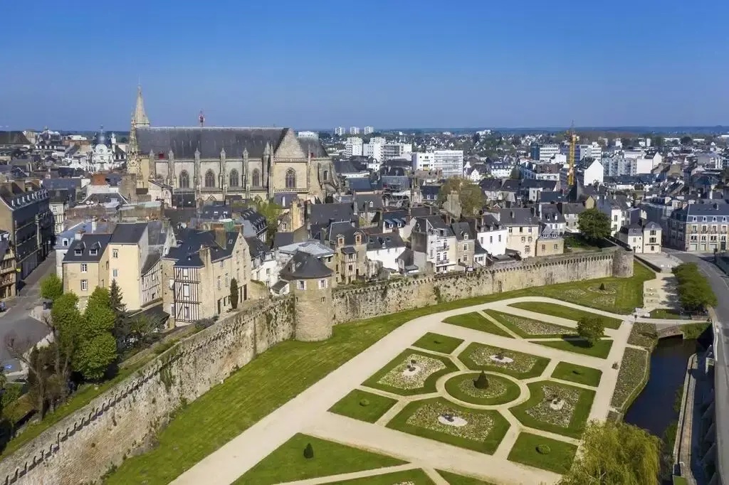 Investir dans des Studios Etudiants à Vannes en Crowdfunding Immobilier morbihan sans apport ou credit