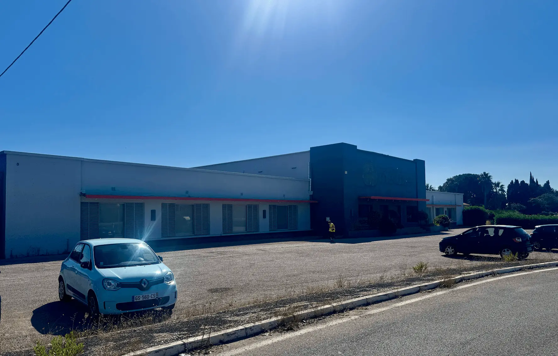 investir en crowdfunding immobilier et achat fractionné Ensemble commercial Parc Pyrénées-image-1