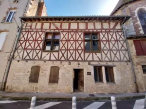 Investir en Crowdfunding Immobilier dans Immeuble Lamennais Agen